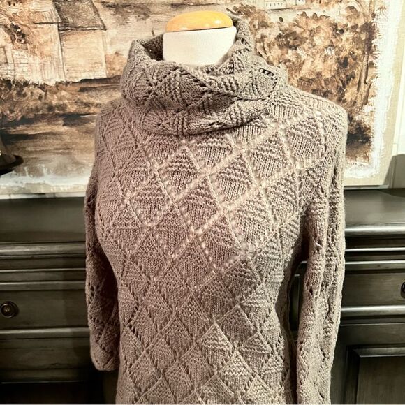 Old Navy Loosen Knit Sweater Tan size Large - Picture 3 of 8